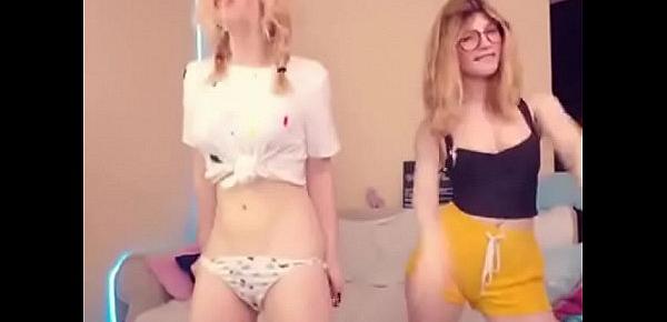  teen twins for the first time on cam